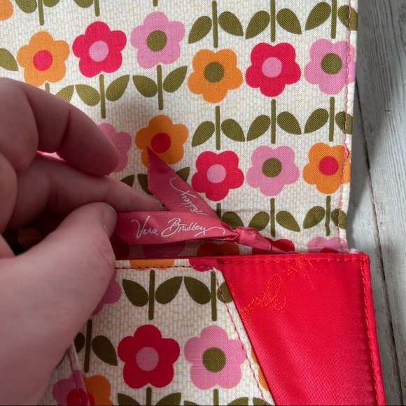 PREOWNED VERA BRADLEY PINK AND CREAM WALLET FLORAL - Picture 3 of 7